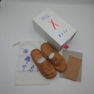 FEIT X Oliver Jeffers Indoor Leather Slippers Kids Size 33/3